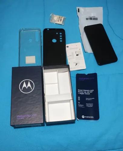       Vendo um celular Motorola Fusin One 