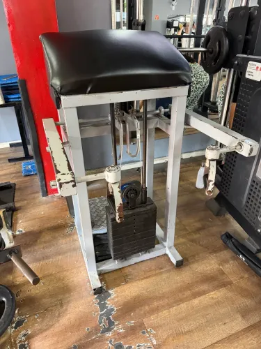 Máquina de bíceps 