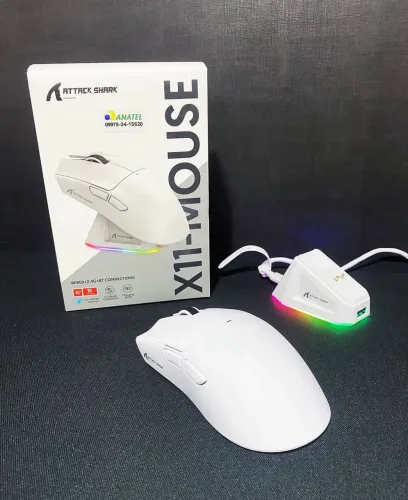 Mouse gamer Attack Shark x11 sem fio, e com base carregadora