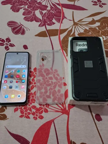 Celular semi novo