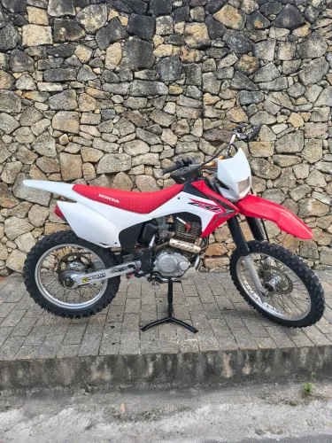 CRF 230f 2015 relíquia
