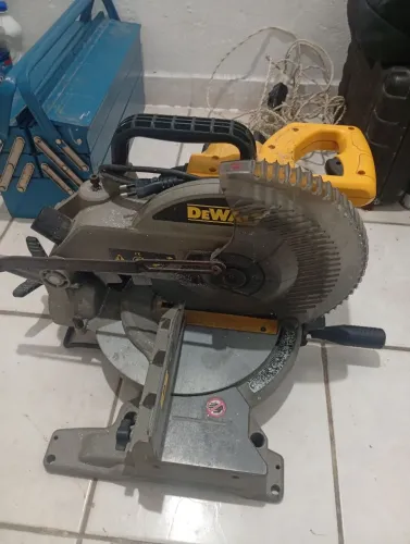 Policorte Dewalt único dono semi nova com disco de corte novo *27 ) whatsapp