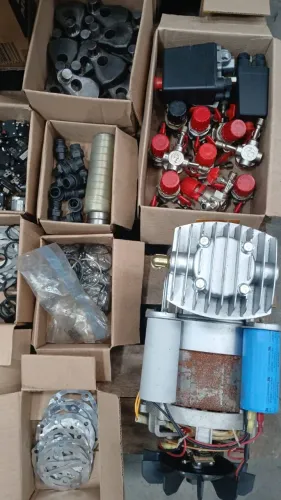 AGROTAMA - LOTE DE PEÇAS PARA COMPRESSOR 24L NCA24L APROXIMADAMENTE 550 ITENS SEMINOVOS!