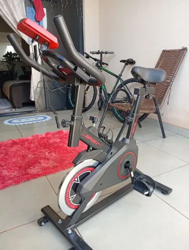 Bicicleta ergométrica nova. Não entrego e não faço por menos