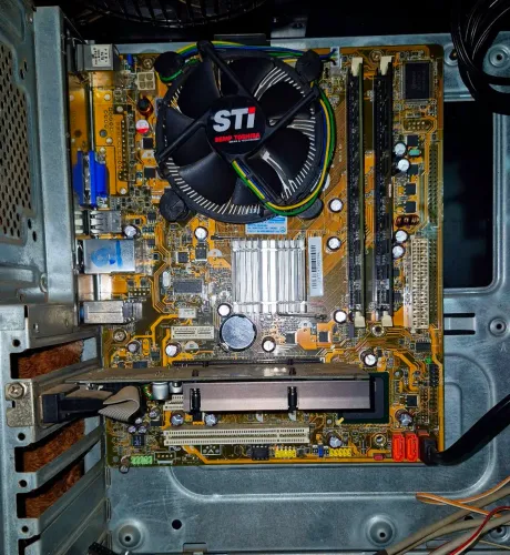 Placa mae + Processador + 4gb de ram + NVIDIA GeForce 8400 GS