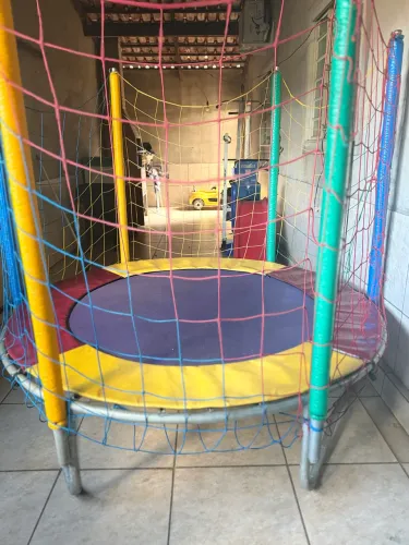 Vendo pula pula semi novo em boas condições de uso