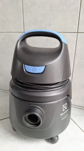 Aspirador de Pó Electrolux hidrolux AWD01