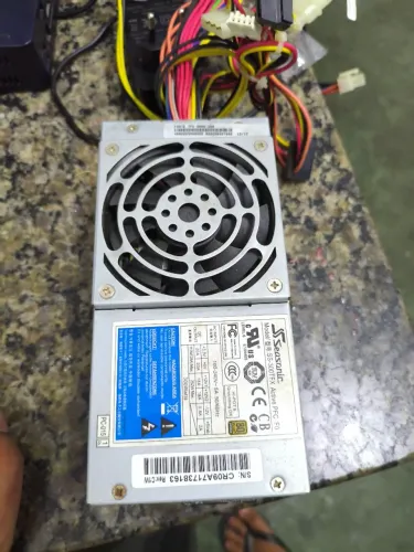 Fonte de 300 wtts para pc