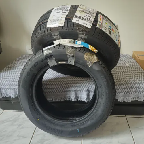 Pneu Pirelli P400 EVO 195/60 R15 88H