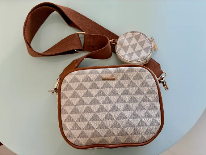 Bolsa Renner transversal com porta moedas