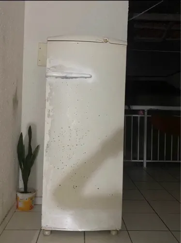 Geladeira gelando super bem valor a negociar