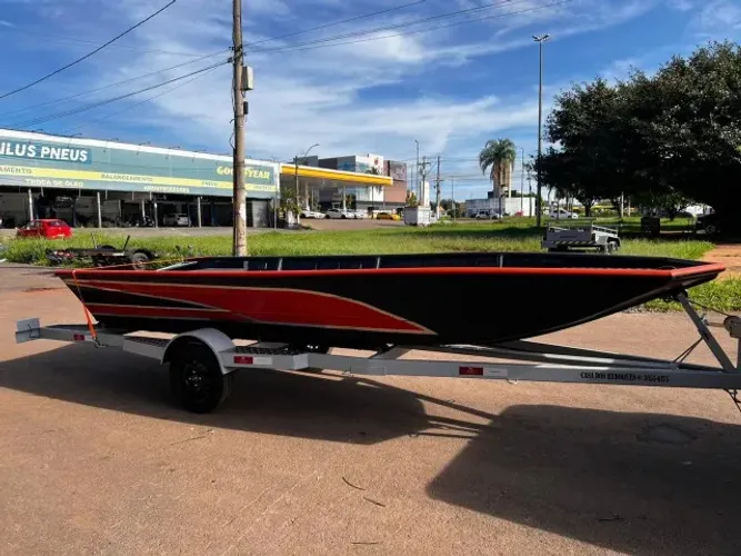 Barco Soldado Projeto Moderno com Construção Robusta - A partir de 7.990,00