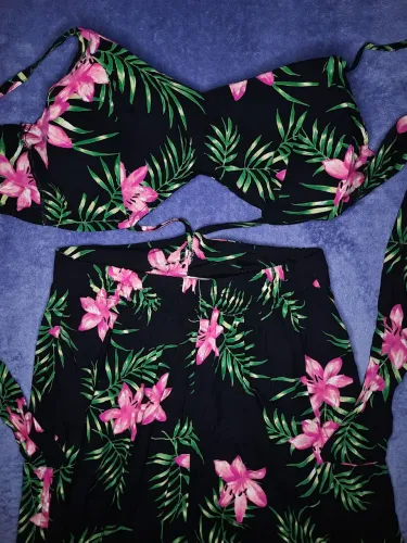 Macacão Longo Pantalona Tropical - Modelo Cut-Out<br>(Tamanho M)