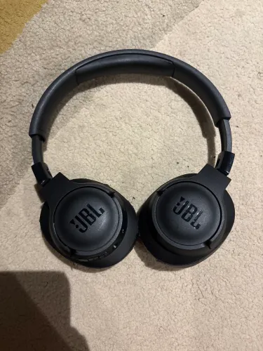 Fone de ouvido JBL 710BT
