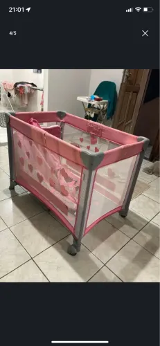 Vende-se berço