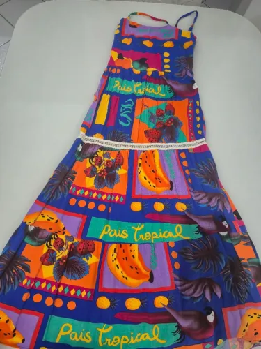 Vende-se vestido infantil colorido tropical