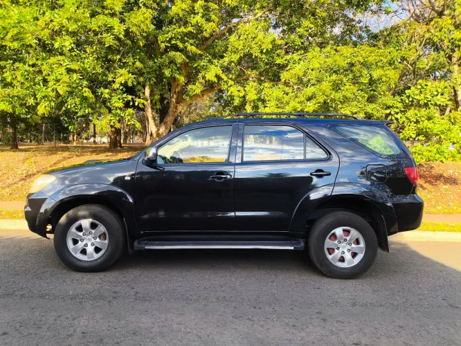 Toyota Hilux SW4 SRV D4-d 4X4 3.0 TDI Dies. MEC 2006