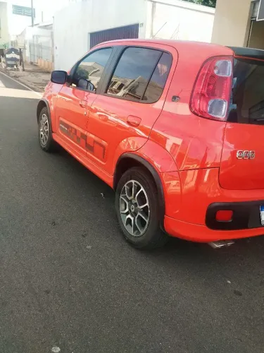 Fiat Uno Sporting 1.4 EVO Fire Flex 8V 4P 2012