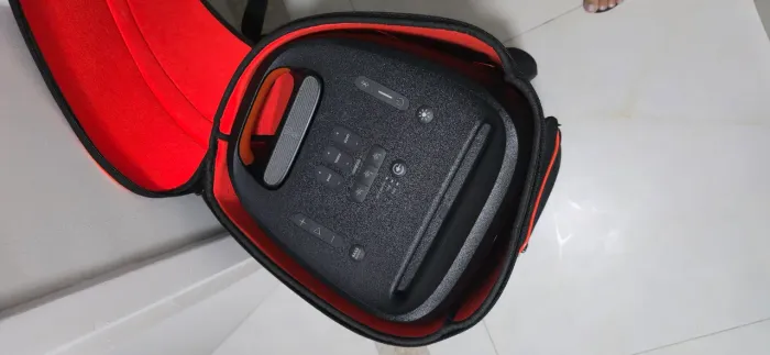 JBL Partibox 320 pouco usada.