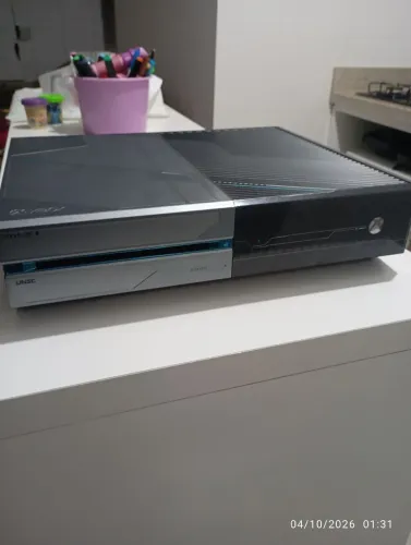 Xbox One 1 TB Halo 5 + 5 jogos