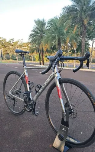 Road Sense Criterium Factory M / grupo 105 e medidor de potência