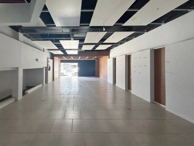 MOINHOS IMOBILIÁRIA aluga Loja 250m2 na Av. São Pedro