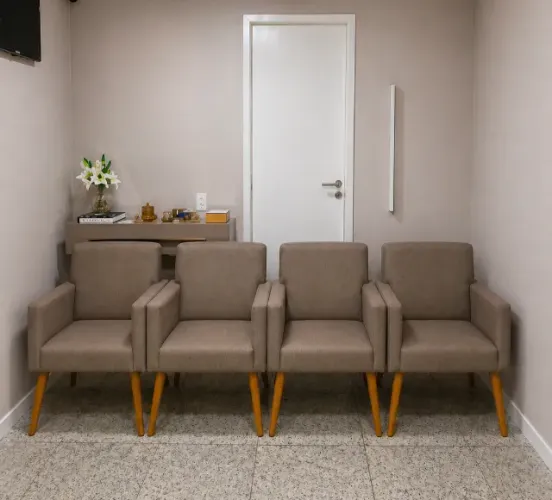 POLTRONAS PÉS PALITO