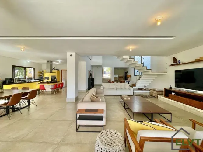 Casa de Condomínio com 5 Quartos, Borda Infinita e Automação em Cotia - SP