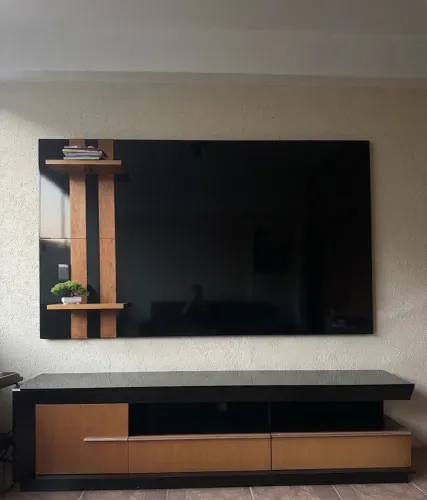 Rack para TV com Painel - Excelente Estado