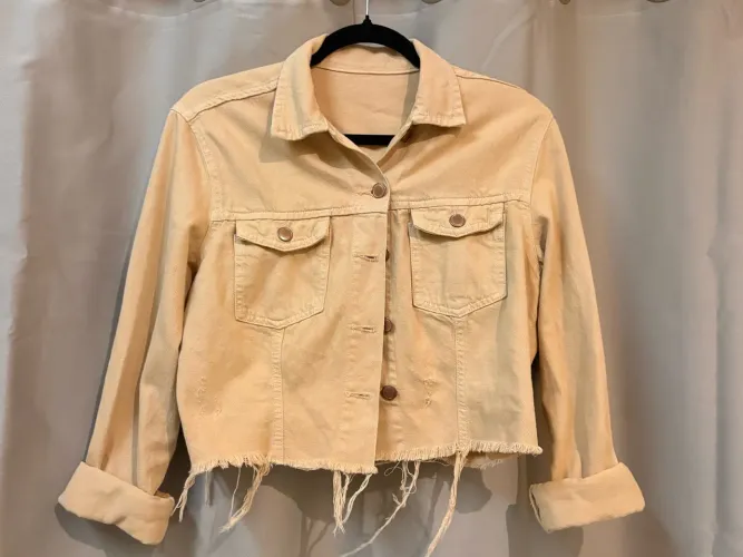 Jaqueta Jeans Feminina Bege Cropped