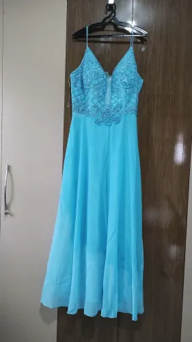 Vestido azul claro R$100,00