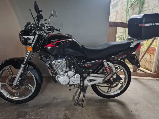 Suzuki GSR 150i 2015/2016 - Completa com Baú e Suporte para Celular