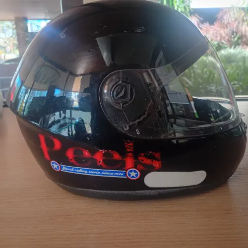Capacete Peels