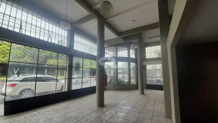 Loja Exclusiva à Venda - Em Frente à Redenção!