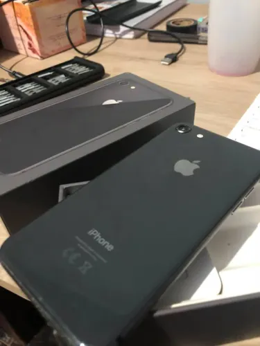 iPhone 8 500$ na caixa