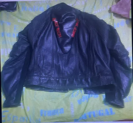 JAQUETA DE COURO OU TROCO POR BIKE ARO 26