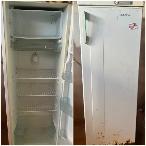 Geladeira usada ,mais funcionando perfeitamente 