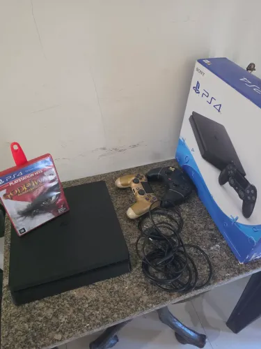 PS4 512GB COM GOD OF WAR 3