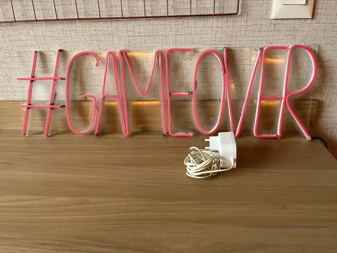 Placa de LED Rosa #GAMEOVER