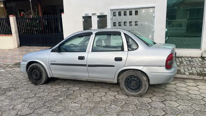 Chevrolet Corsa SED Class.life 1.0/1.0 Flexpower (álcool) 2005