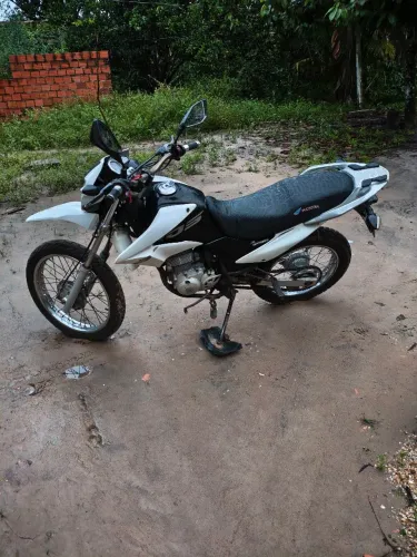 Moto Honda nxt 150 Bros, branca