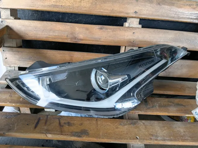 Farol Do Lado Esquerdo Hb20 2020/2022 Com Projetor Eh Led