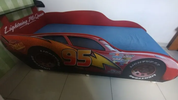 cama carro infantil solteiro com aerofolio relampago mcqueen