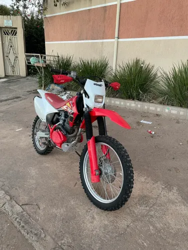 CRF 230 - Muito Nova