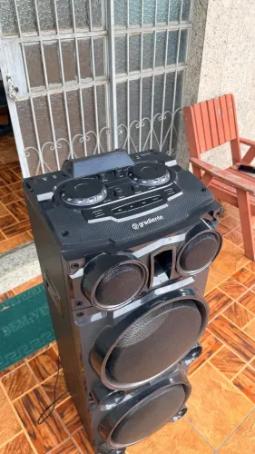 Caixa de som LG Xboom CK43 220W RMS - Som Potente e Bluetooth - Estado de Novo
