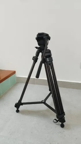 Magnus Sistema de tripé VT-4000 com cabeça fluida