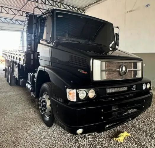 Mb L1620 6x2 - 2009 Carroceria