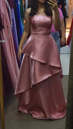 Vende-se vestido de festa
