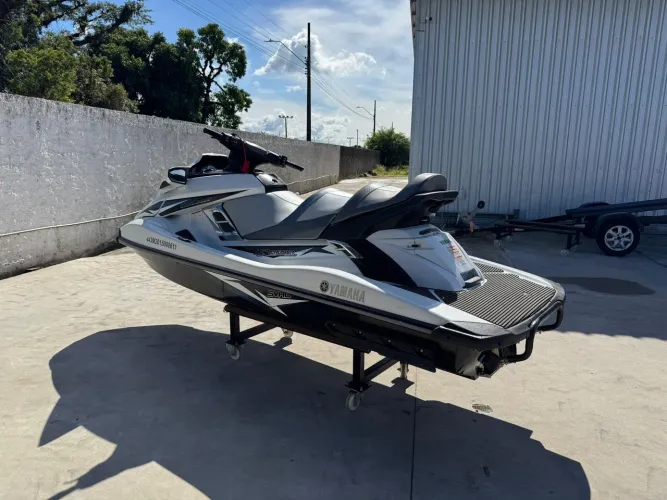 Jet-ski Yamaha FX Cruiser SVHO 2015?