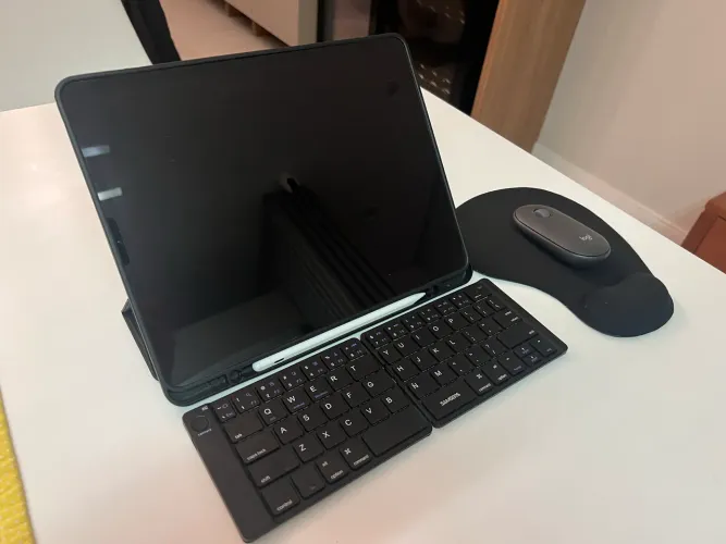 iPad Pro 12,9? 6ª geração 128GB M2 + Kit completo (Pencil, capa, teclado, mouse)